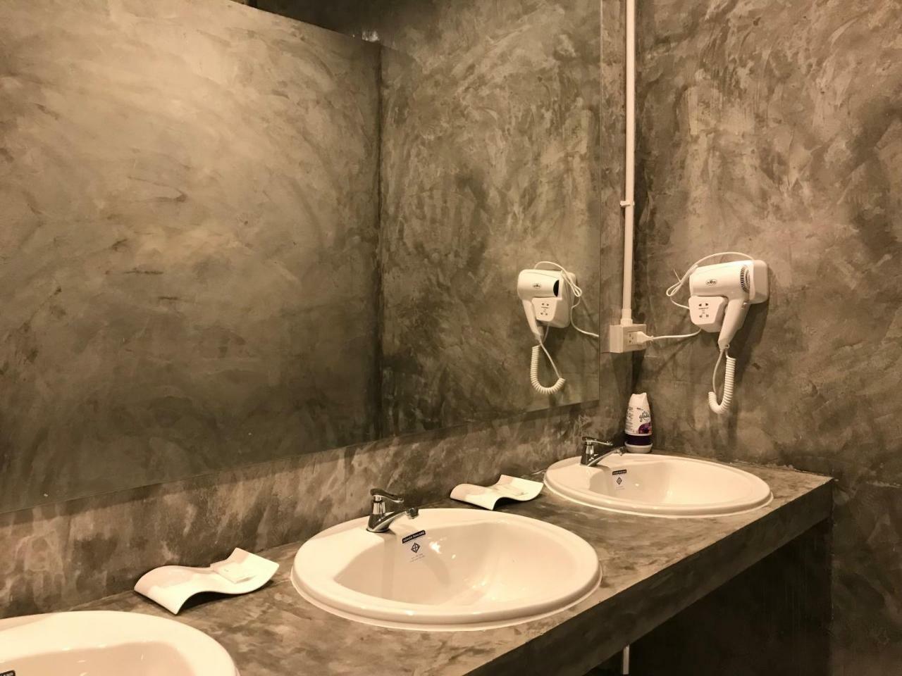Baan Wararin Hostel Паттая Екстер'єр фото