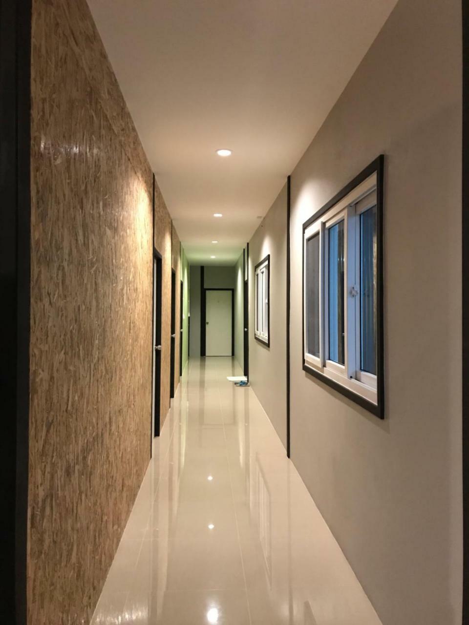 Baan Wararin Hostel Паттая Екстер'єр фото