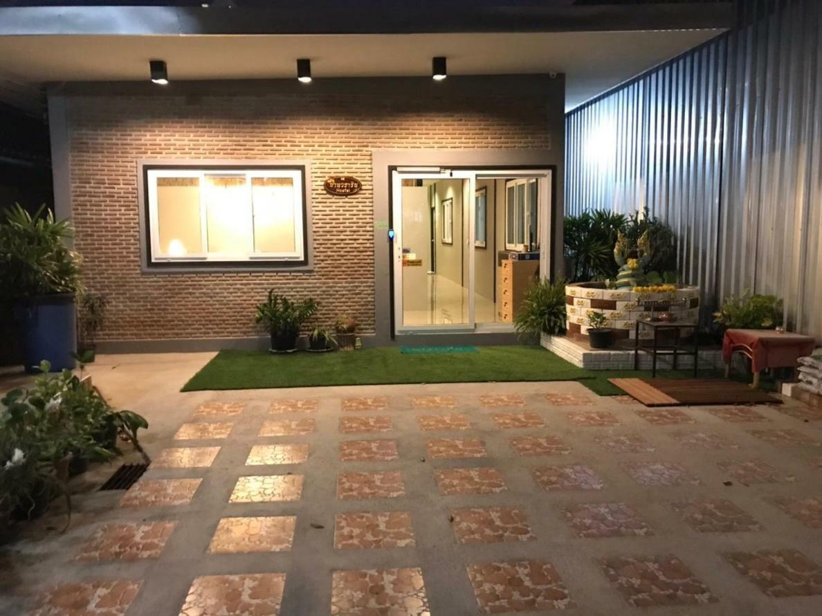Baan Wararin Hostel Паттая Екстер'єр фото